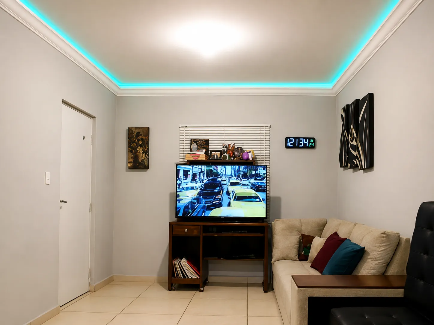 Proyecto con moldura para luz indirecta